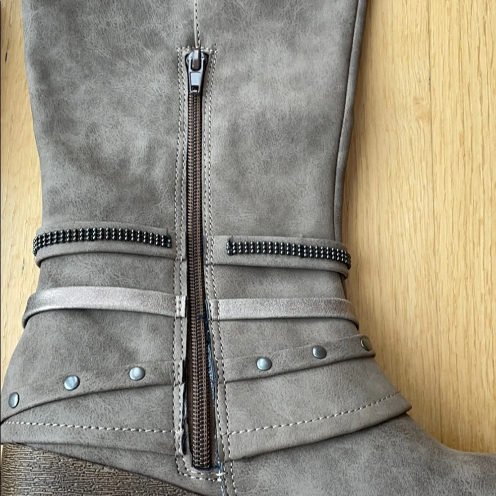 WORN ONCE Olive & Edie TAUPE color